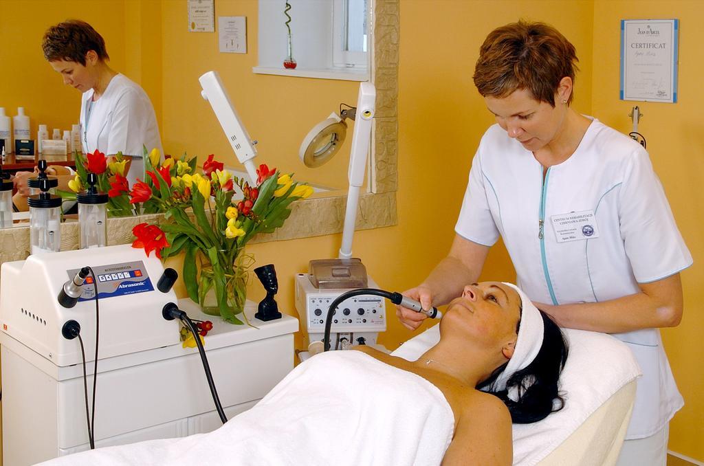 Klinika Mlodosci Medical Spa Świeradów-Zdrój Kültér fotó